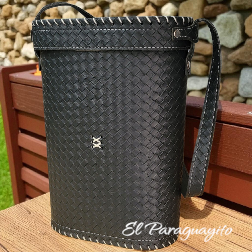 Bolso Matero ecocuero negro trenzado
