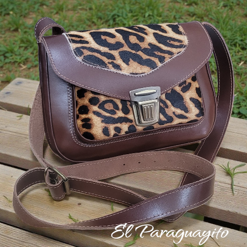 Cartera Denisse café oscuro animal print